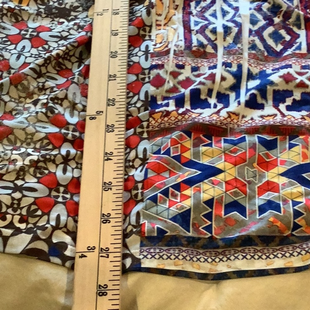 Sleeveless Multicolor Patterned Tank Top - Picture 4 of 4